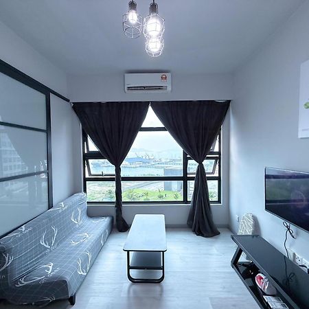 Ferienwohnung Sunset View Jesselton Quay Near Jesselton Point Near Suria Sabah Near Gaya Street Kota Kinabalu Exterior foto